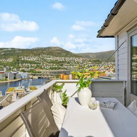 Apartment Bright With Mountain Views Bergen