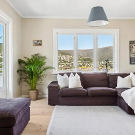 Bright With Mountain Views Bergen